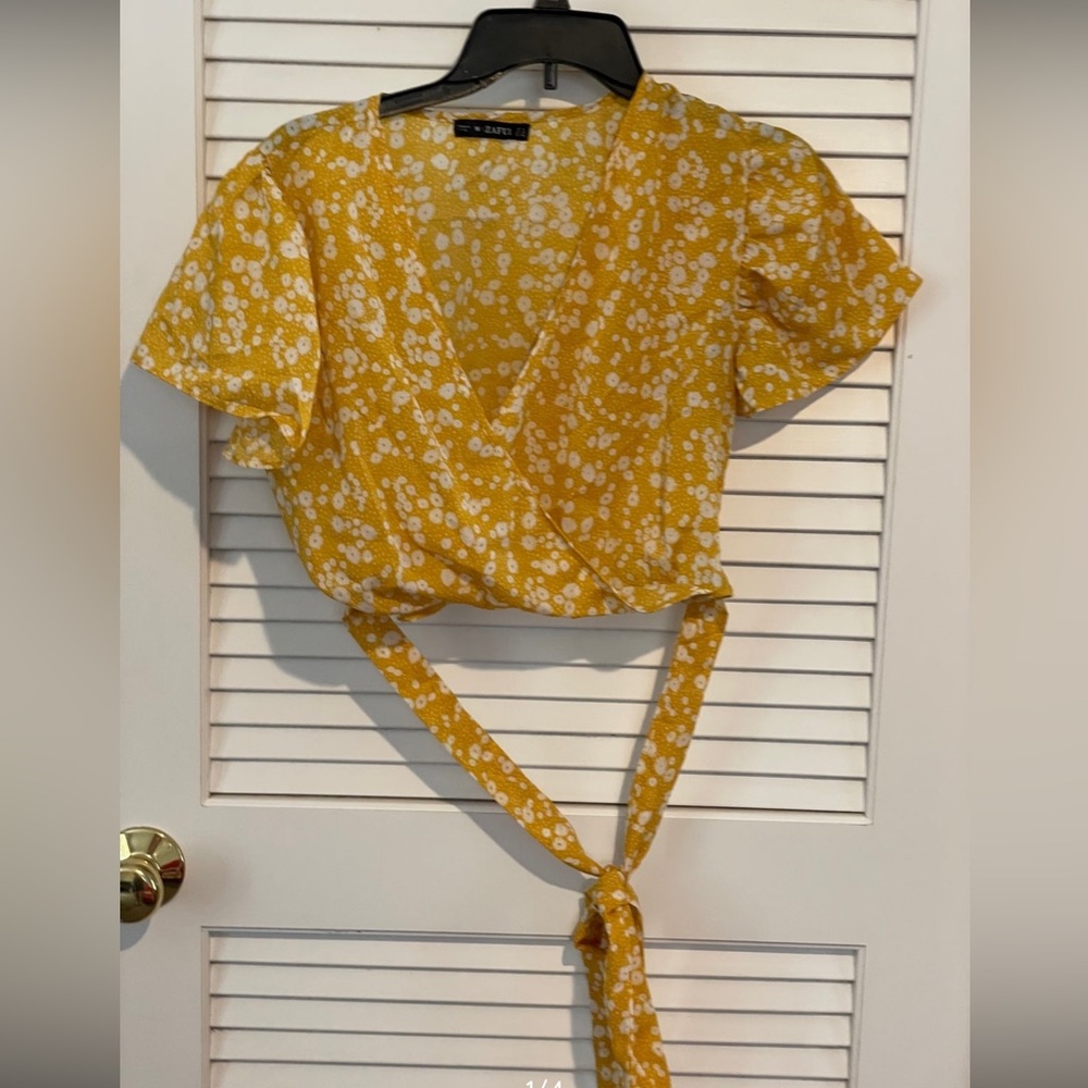 ZAFUL crop top w/ tie waist